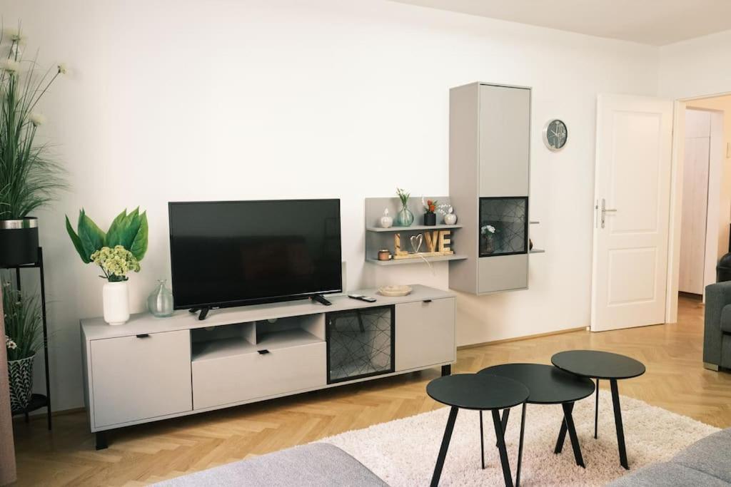 Pink Prater Apartment Vienna Exterior photo