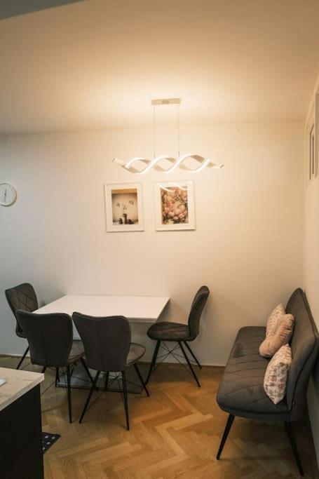Pink Prater Apartment Vienna Exterior photo